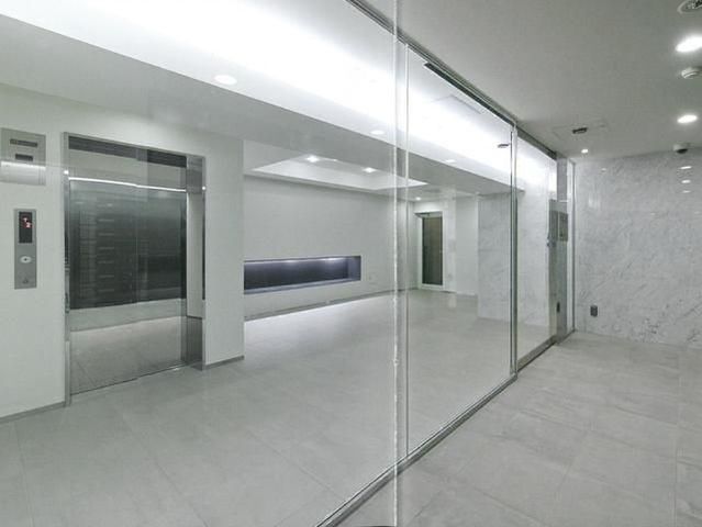 �y�G���g�����X�z�@