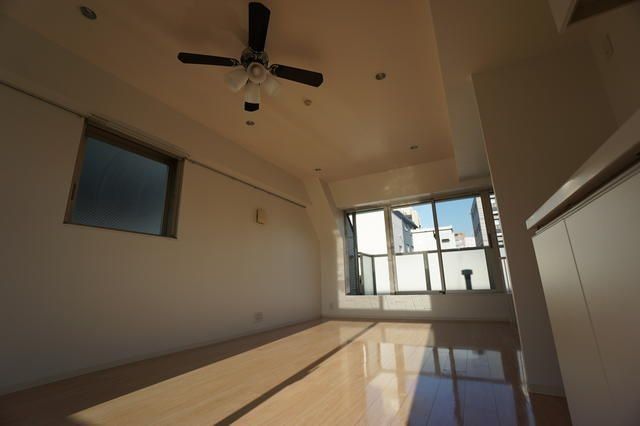 �y���̑������E�X�y�[�X�z�@