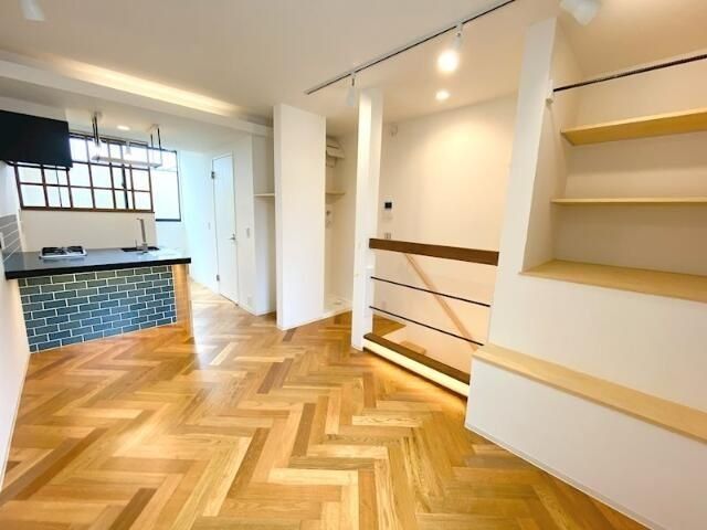 �y���ԁE���r���O�z�@