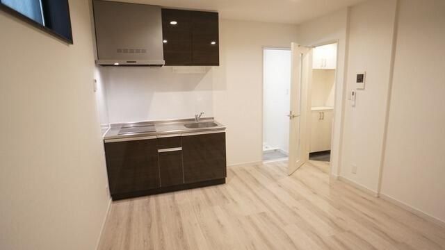 �y���ԁE���r���O�z�@