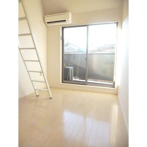 �y���ԁE���r���O�z�@