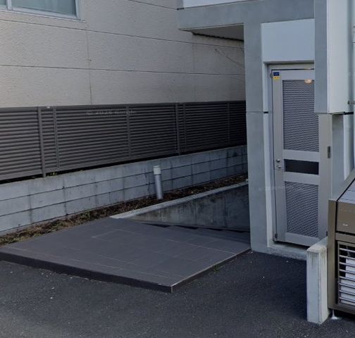 �y�G���g�����X�z�@