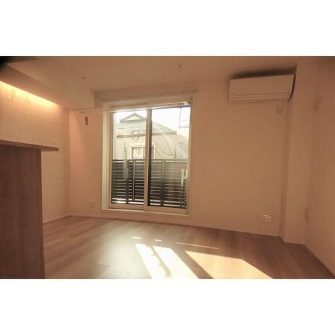 �y���ԁE���r���O�z�@