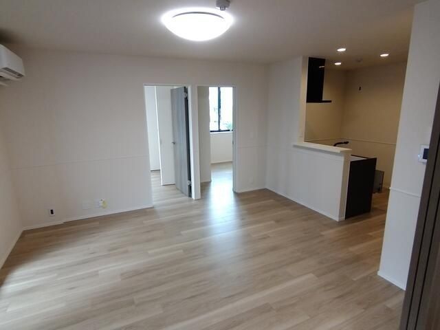 �y���ԁE���r���O�z�@