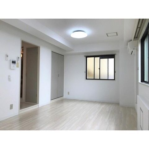 �y���ԁE���r���O�z�@