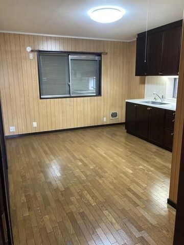 �y�����E���r���O�z�@