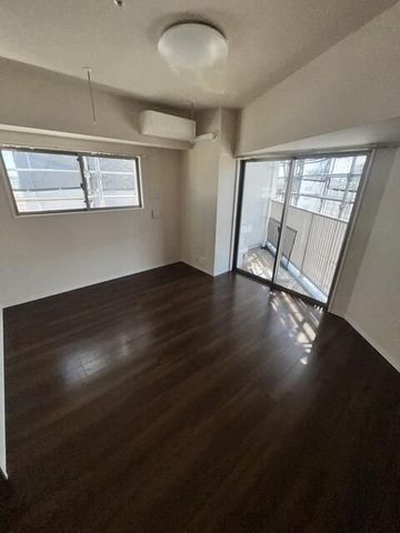 �y���ԁE���r���O�z�@