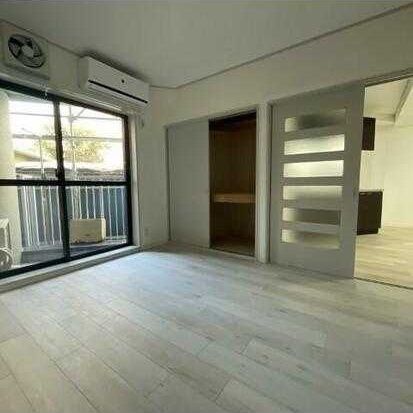 �y���ԁE���r���O�z�@