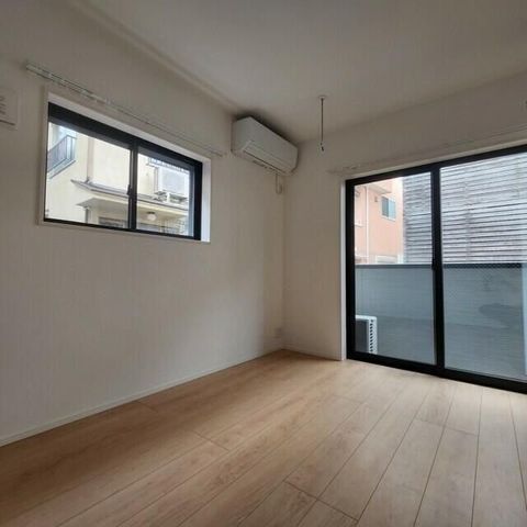 �y���ԁE���r���O�z�@