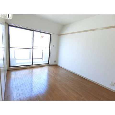 �y���ԁE���r���O�z�@