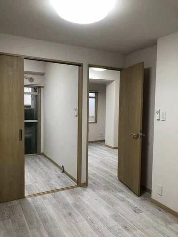 �y���ԁE���r���O�z�@