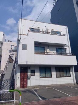 �y�G���g�����X�z�@