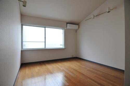 �y���ԁE���r���O�z�@