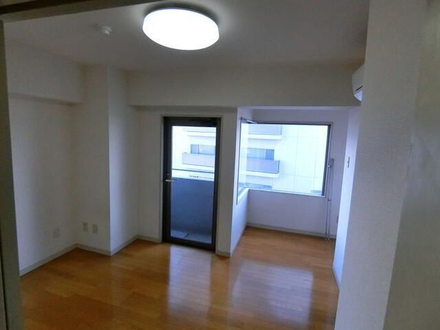 �y�o���R�j�[�z�@