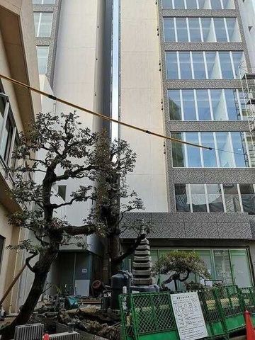 �y�G���g�����X�z�@