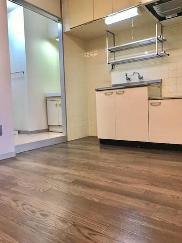 �y���ԁE���r���O�z�@