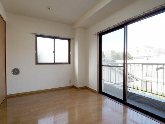 �y���ԁE���r���O�z�@