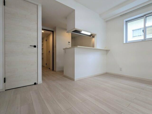 �y�����E���r���O�z�@