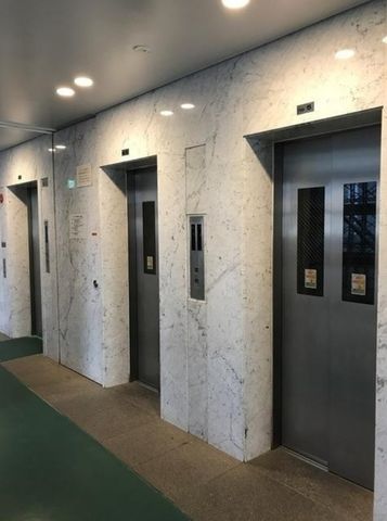 �y���̑��z�@�G���x�[�^�[