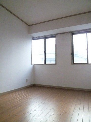 �y���ԁE���r���O�z�@