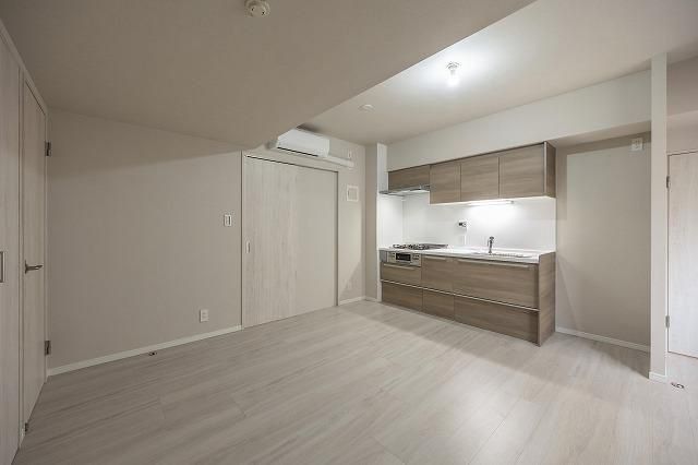�y���ԁE���r���O�z�@