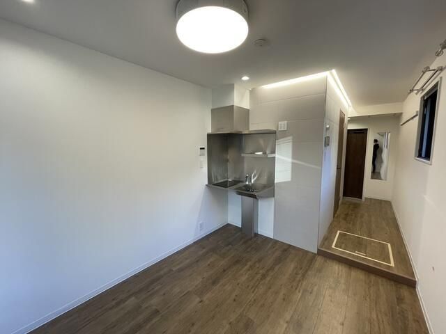 �y���ԁE���r���O�z�@