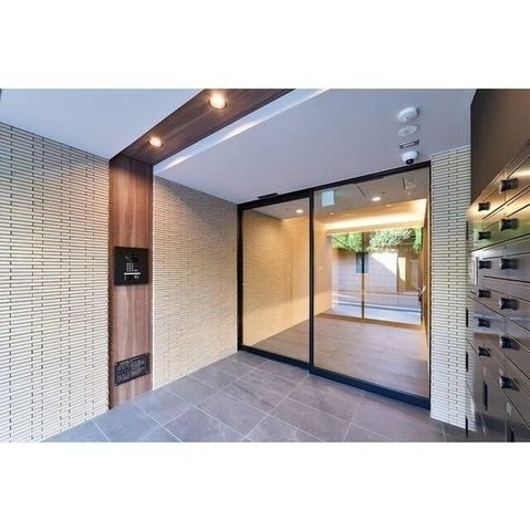 �y�G���g�����X�z�@