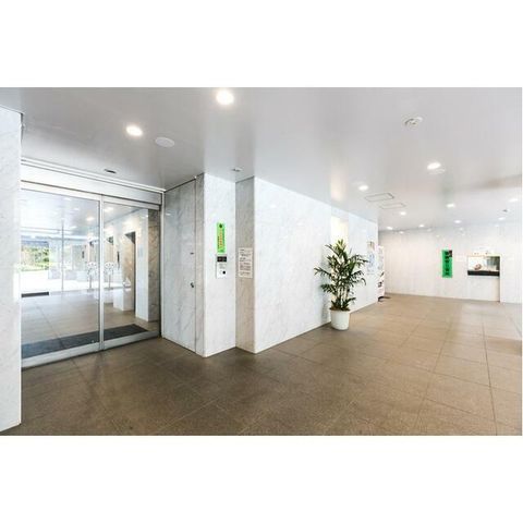 �y�G���g�����X�z�@