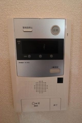 �y���̑��ݔ��z�@TV���j�^�[�z��