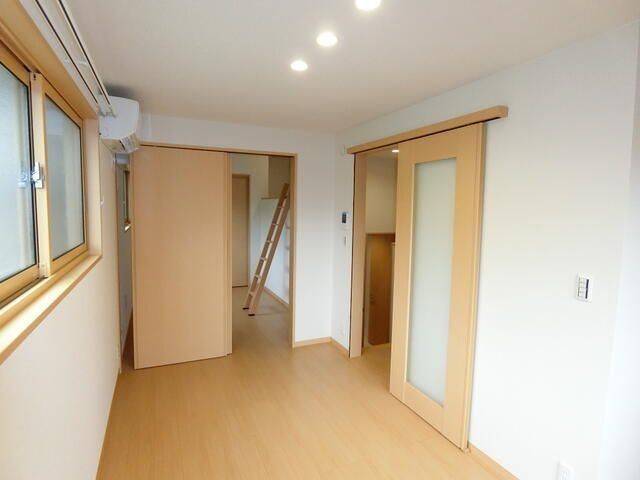 �y���̑��ݔ��z�@