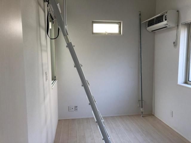 �y���ԁE���r���O�z�@