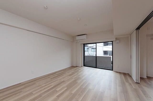 �y���ԁE���r���O�z�@