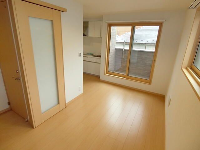 �y���ԁE���r���O�z�@