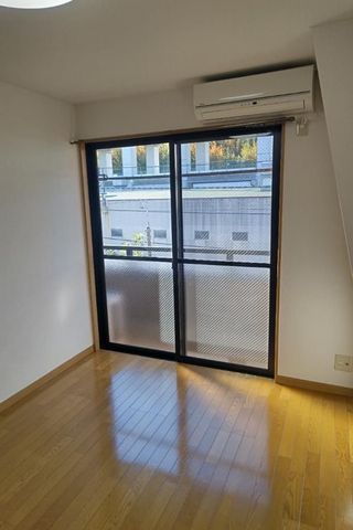 �y���ԁE���r���O�z�@