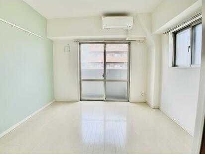 �y���ԁE���r���O�z�@