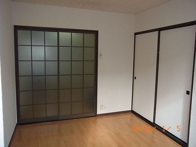 �y���ԁE���r���O�z�@