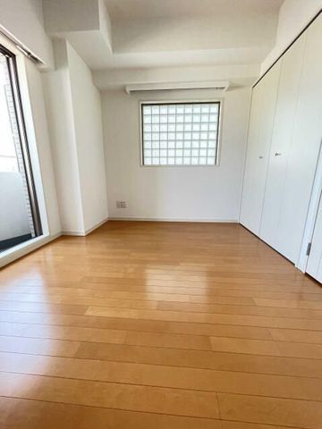 �y���ԁE���r���O�z�@