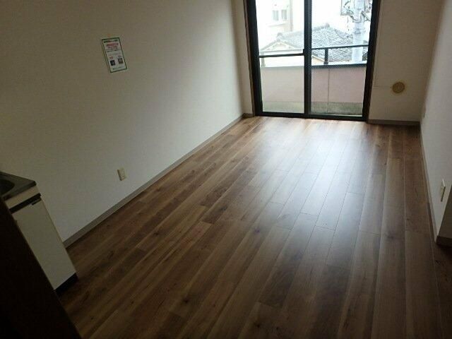 �y���ԁE���r���O�z�@