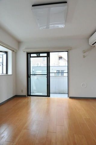 �y���ԁE���r���O�z�@