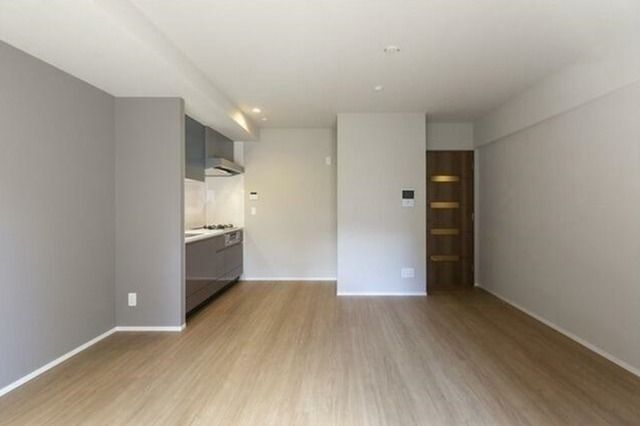 �y���̑������E�X�y�[�X�z�@���r���O�����]�^�C�v