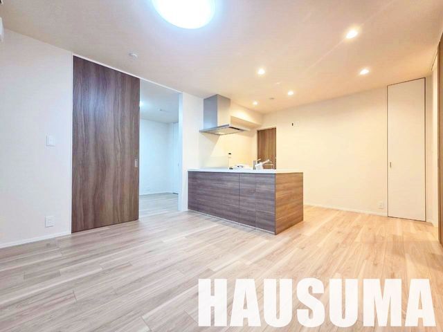 �y���ԁE���r���O�z�@�G���g�����X