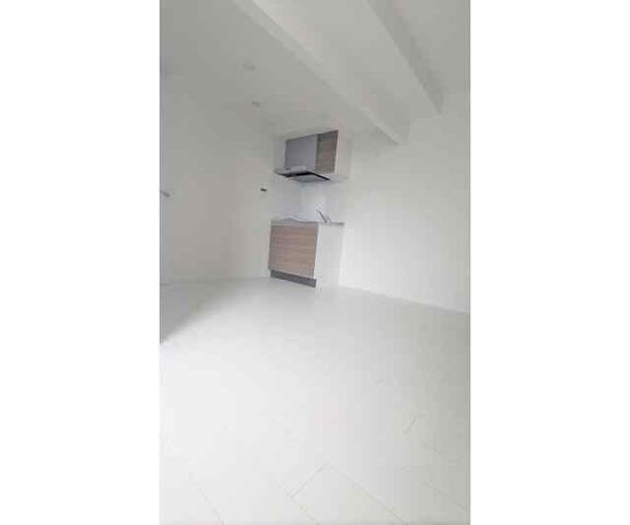 �y���ԁE���r���O�z�@