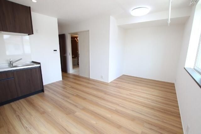 �y���ԁE���r���O�z�@