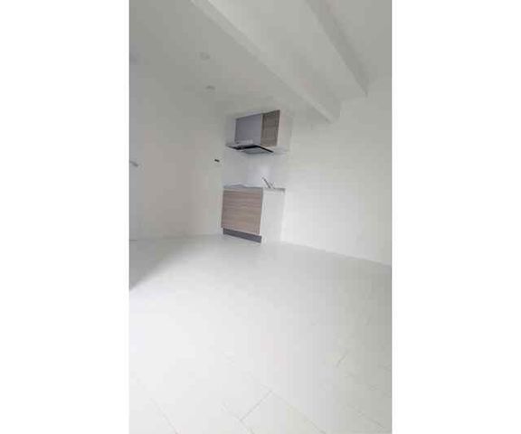 �y���ԁE���r���O�z�@