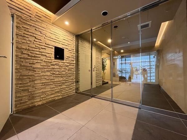 �y�G���g�����X�z�@