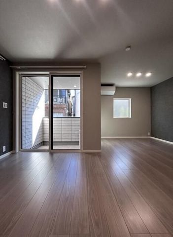 �y���ԁE���r���O�z�@