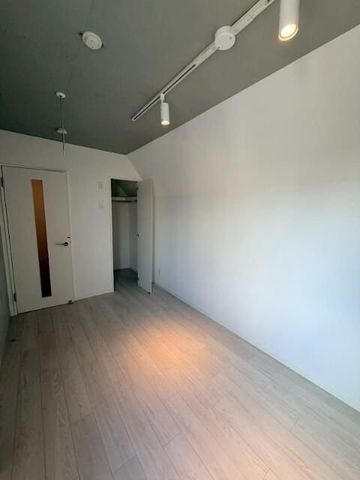 �y���ԁE���r���O�z�@