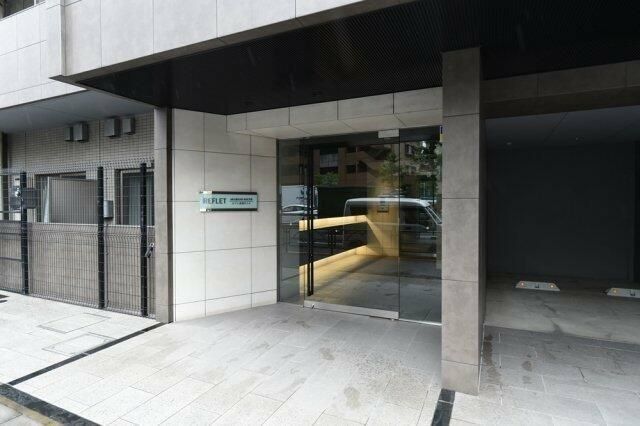 �y�G���g�����X�z�@