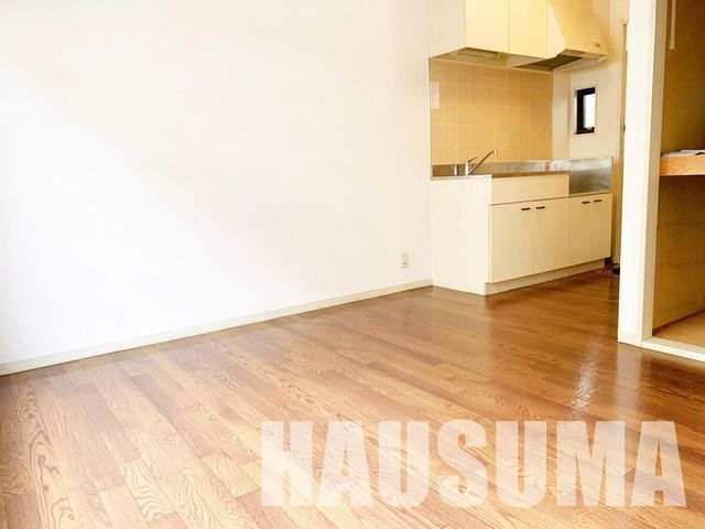 �y���ԁE���r���O�z�@���[