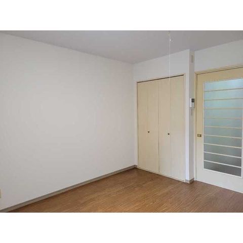 �y�����E���r���O�z�@